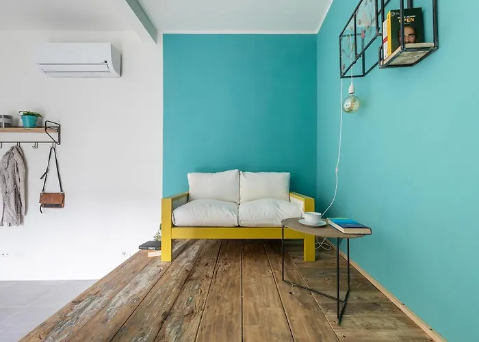 Cute In Old Town By Solutions *